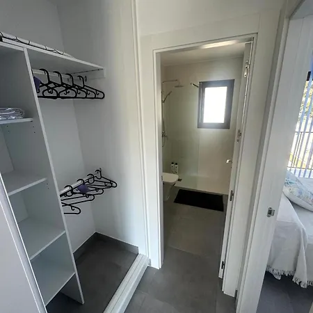 Precioso, Luminoso Y Maravilloso Con Piscina Junto Al Mar Y La Playa En Apartment